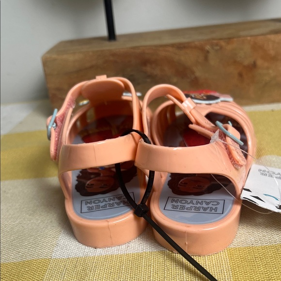 Harper Canyon Kids Peach Character Sandals - Picture 4 of 9